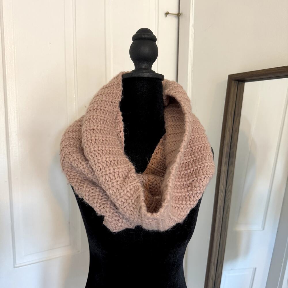 GAP Dusty Pink Knit Infinity Scarf